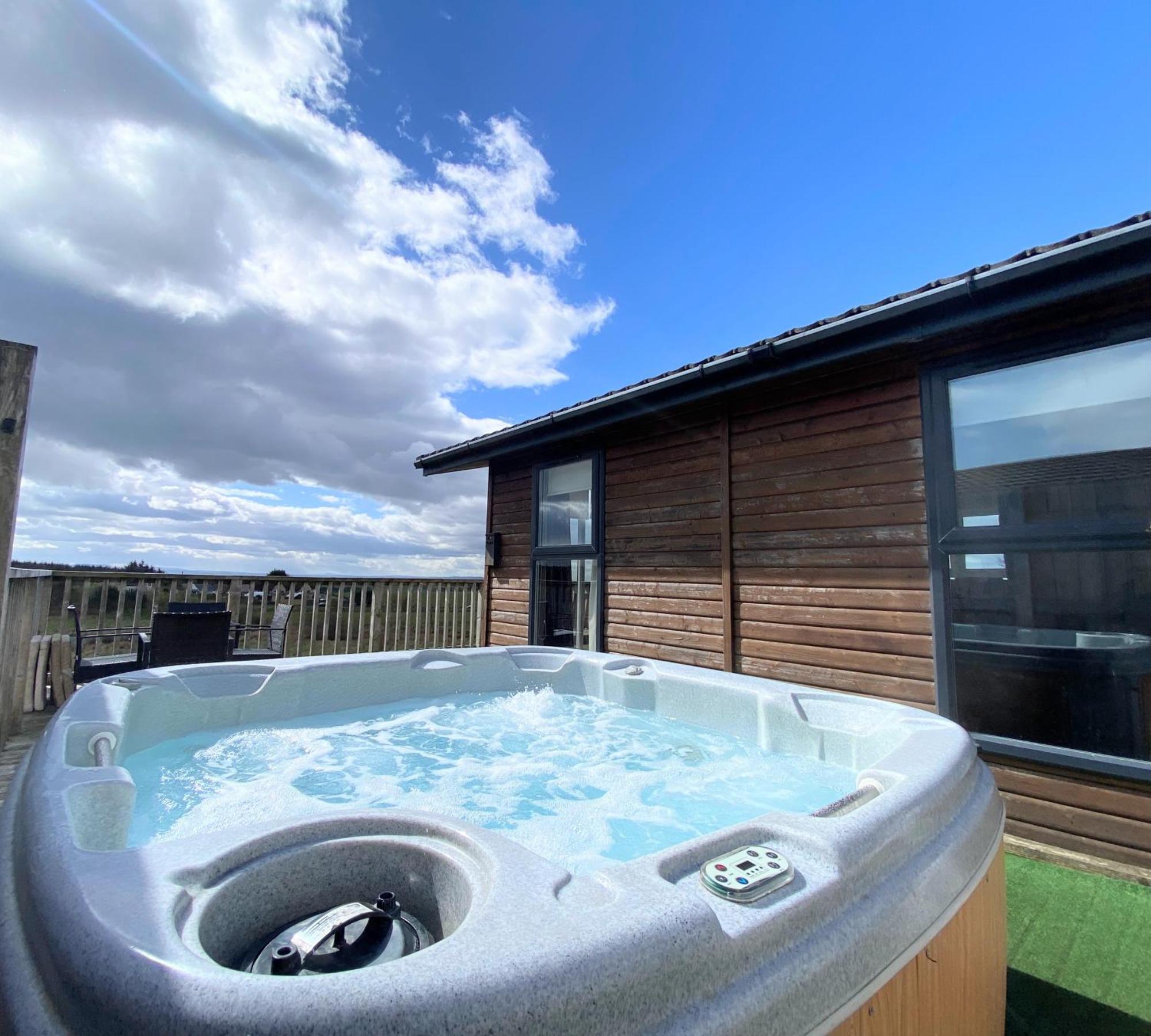 Benarty 11 With Private Hot Tub - Fife - Loch Leven - Lomond Hills - Pet Friendly Βίλα Kelty Εξωτερικό φωτογραφία